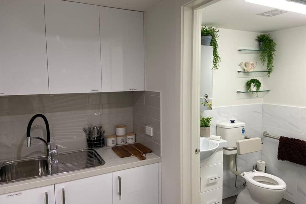 10A Brunswick Living Studio Close To Apt And Cbd Free Wifi Tram At Doorstep ملبورن المظهر الخارجي الصورة